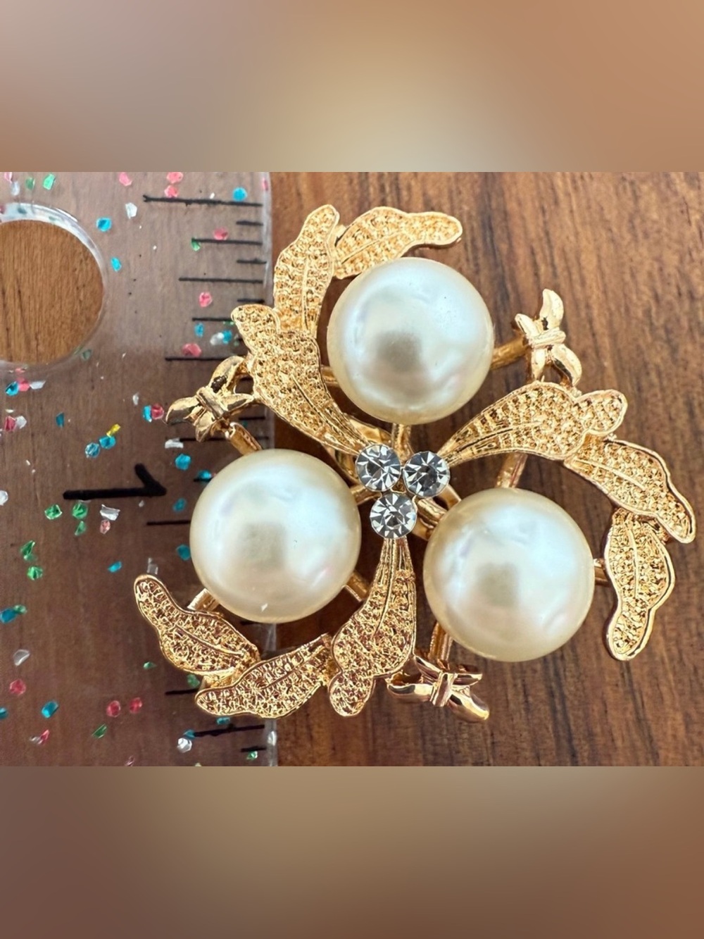 New Gold Tone and Faux Pearl Brooch Pin Rhinestone Floral Swirl